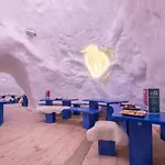 Village Igloo 酒店