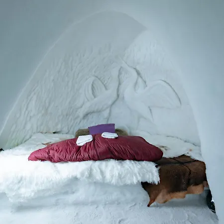 Village Igloo 酒店 瓦托伦斯