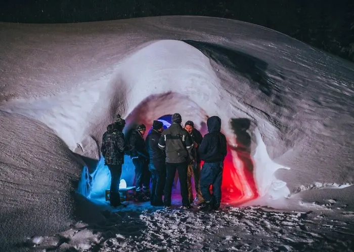 Village Igloo Szálloda *