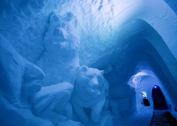 Village Igloo Szálloda